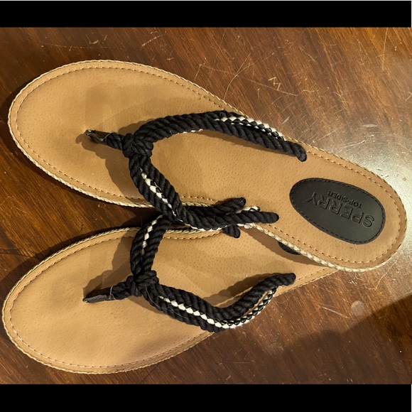 sperry topsider flip flops